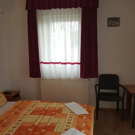 Guest house Rozsa *